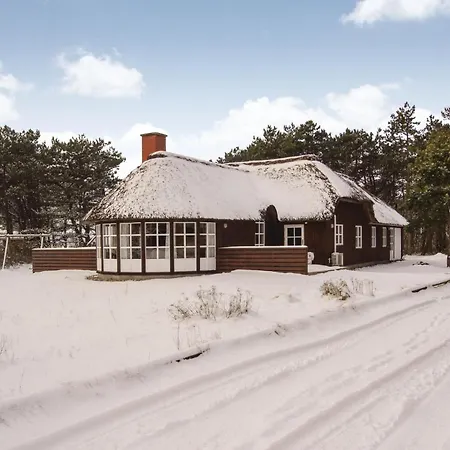 5 Bedroom In Romo *