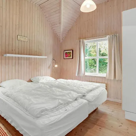 Holiday home 5 Bedroom In Romo *