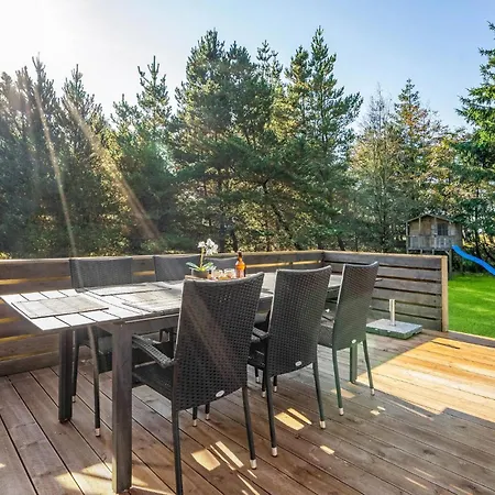 Holiday home 5 Bedroom In Romo