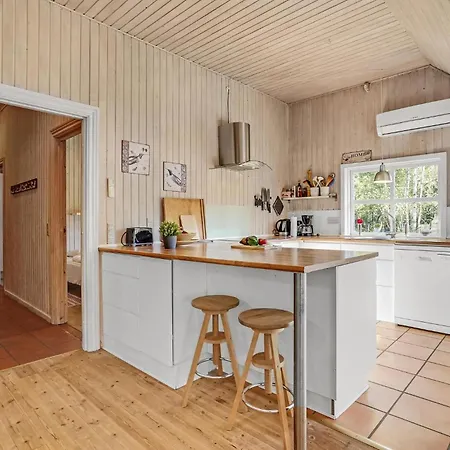 Holiday home 5 Bedroom In Romo *